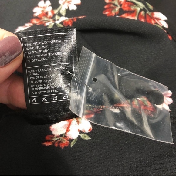 Bb Dakota By Your Sleeve Cold Shoulder Floral Blouse, size XS - Picture 10 of 11